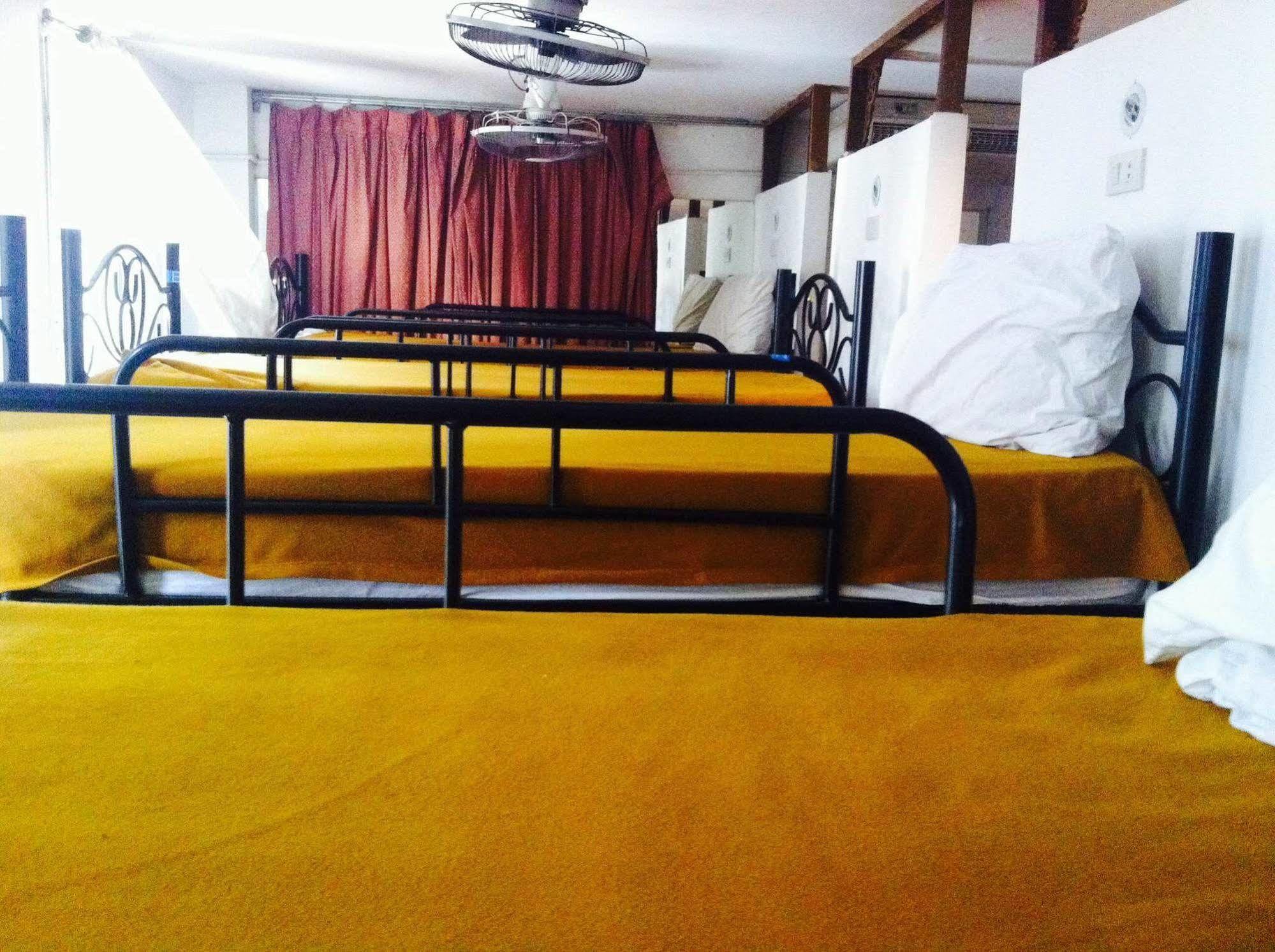Hello Guest House 曼谷 外观 照片
